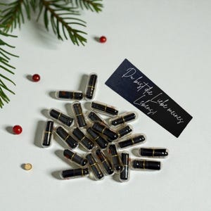 Love Messages in Capsules – 12/24 Notes with Love Messages – Creative Gift for Couples – Romantic Surprise for Your Partner