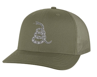 Gadsden Don’t Tread On Me Trucker Hat – Classic Rattlesnake Embroidered Mesh Snapback, Adjustable Patriotic Cap