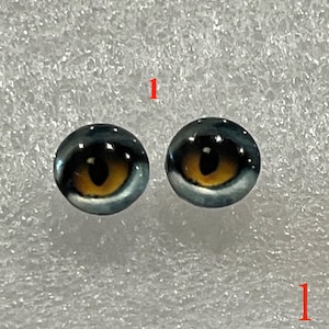 10 mm realistic, amazingly detailed, glass cabochon animal/reptile eyes with pins