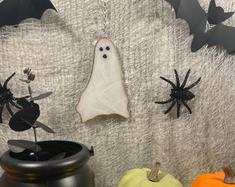 Ghost Suncatcher – Stained Glass Halloween Window Hanging Spooky Home Decor Ornament