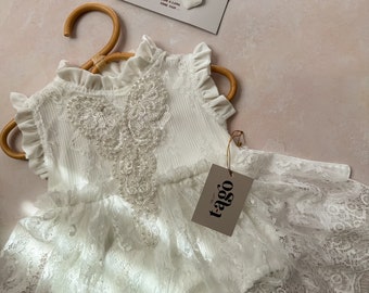 Zachte katoenen newbornset met bijpassende strik: handgemaakte babyoutfit voor de thuiskomst, romper van elastisch katoenen mesh, ambachtelijk cadeau voor een babymeisje, T-AGO