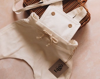 Off-white linnen babyjongensset: handgeborduurde romper met mutsje, doop- en communieoutfit, thuiskomstcadeau, T-AGO