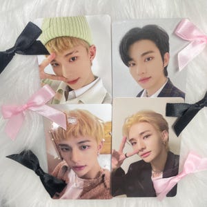Stray Kids [Offiziell] Hyunjin Photocards PC, Jahreszeiten Grüße, ungerade, Heilig Abend Versionen, perfektes Geschenk für Aufenthalte, ATE Chk Chk Boom
