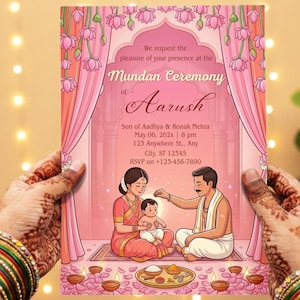 Könnte beinhalten: Eine rosa Einladungskarte für eine Mundan-Zeremonie, zu Ehren von Aarush. Die Karte zeigt eine Illustration einer Familie und Blumendekorationen. Der Text enthält Datum, Uhrzeit und Ort.