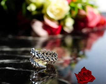 Silberner größenverstellbarer Krallenring, Gothic Ring offen, Zierlicher Stapelring unisex, Geschenk für anime fans, Schmuck für Ihn & Sie