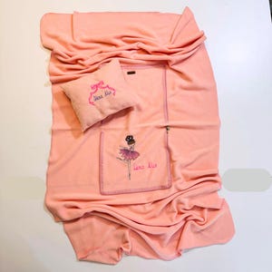 Manta polar personalizada con nombre bordado: manta de viaje combinada con almohada, forro polar antibolitas, regalo de invierno personalizable, regalo único