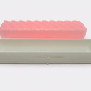 Ridge Texture Mini Pill Case – Sleek Travel Organizer for Daily Meds & Vitamins