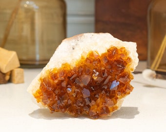 Grappe de cristal de citrine, Citrine brute, Cristallerie, Citrine naturelle, Pierre de citrine, Citrine, Roches et minéraux, Présentoir en cristal