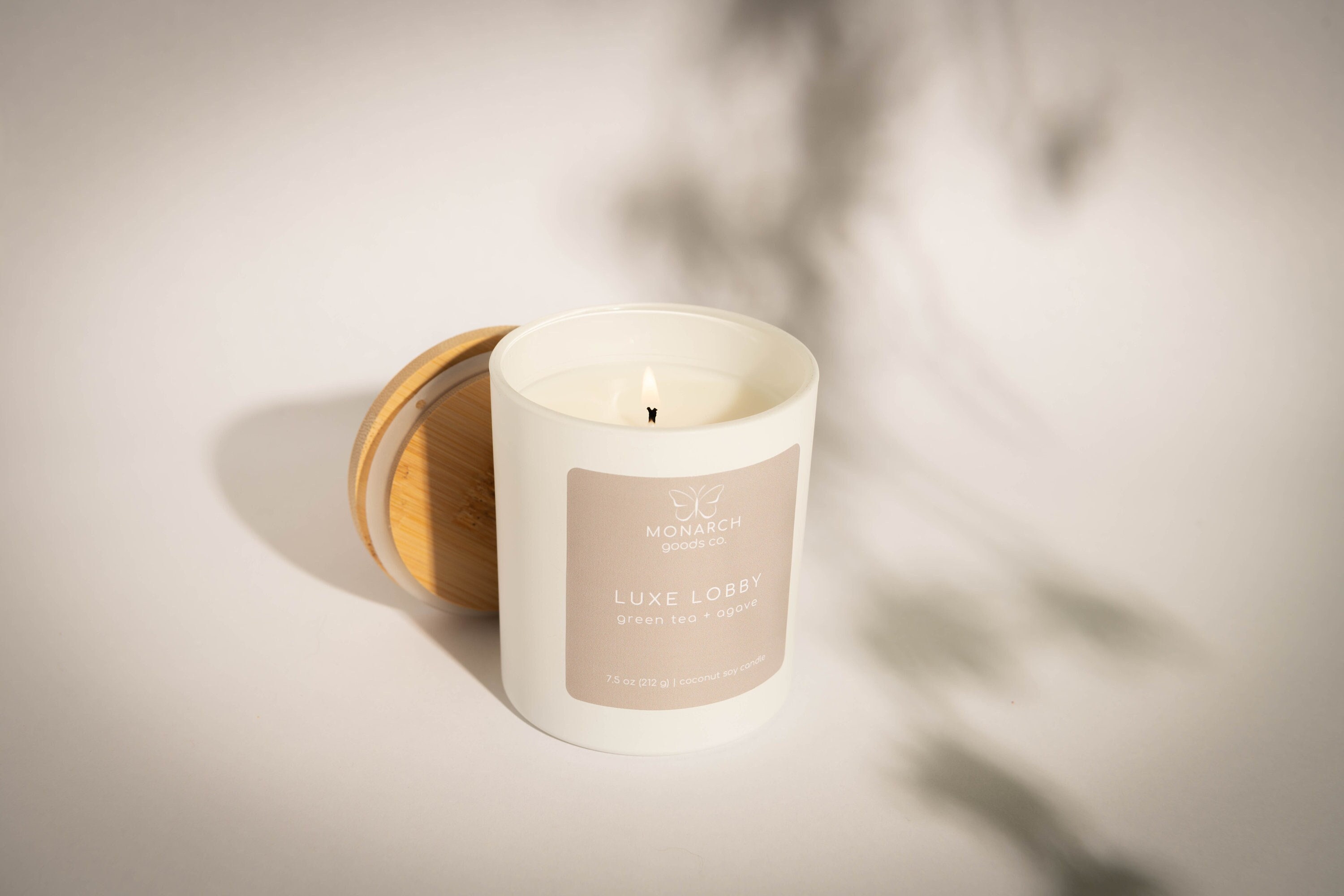 Park Scents The Contemp Candle - Accurate Smell of Disney Contemporary Resort Hotel Lobby - Natural Soy Blend - Vegan & Cruelty-Free - Handmade in