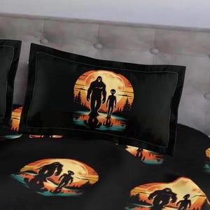 Bigfoot & Alien-kussenhoes van microvezel: Cryptid UFO-beddengoed