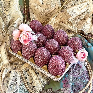Conjunto de 12 ovos falsos com glitter rosa e contas em uma caixa/caixa de papel dourado, ovos shabby shabby chic