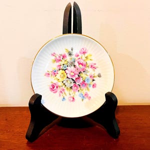 Vintage “Gloria” Fine Porcelain Bayreuth Bavaria Small Display Plate With Gold Trim. Collectable Made in Germany Floral Plate or Ring Dish.