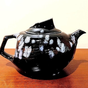 Vintage Art Deco Style Black and White Pottery Teapot Signed by the Artist Lena Syringa. Collectable Art Deco Pottery Teapot.