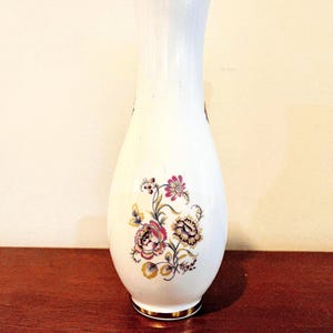 Vintage Hollohaza Made in Hungary Hand Painted Flowers With Gold Vase. Collectable Hollohaza Porcelain Vase. Beautiful Hand Painted Vase.