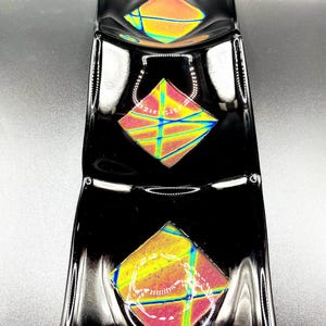Handgefertigte schwarze Schale aus geschmolzenem Glas: Signiertes Studio Art von Michelle Young