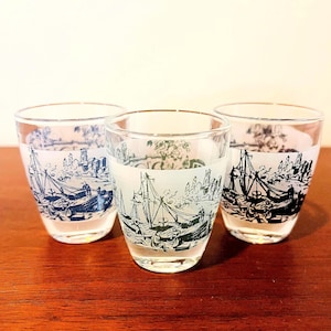 3 Frosted MCM Vintage Verrerie Cristallerie D’Arques France Liquer Shot Glasses. Collectable Made in France MidCentury Barware.