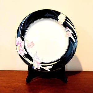 2 Vintage Made in Japan Mikasa Charisma Black L9050 Side/Salad/Dessert Plate Set. Floral Side Plates With Gold Trim. Collectable Mikasa.