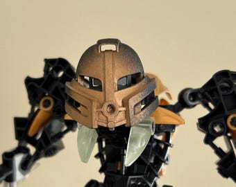 Toa Mewati&#39;s Kanohi Kakama with Glow in the Dark Eye/Brain Stalk