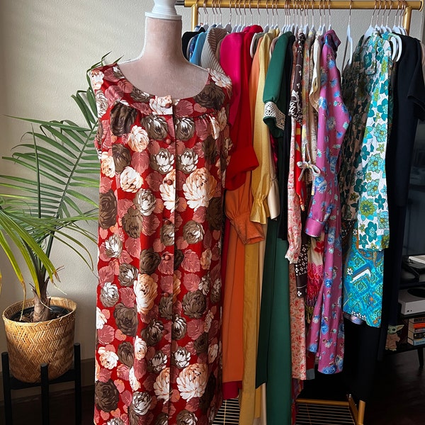 Vintage 70er 1970er Jahre Haus genähtes Rosen-Blumendruck-MuMu-Kleid
