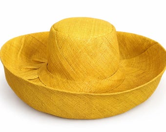 Raffia Curve Brim Hat Standard Brim in Yellow Madagascan