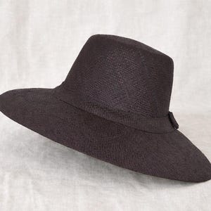 Flat Brim Raffia Sunhat in Black Madagascan