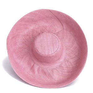 Raffia Curve Brim Hat Large Brim in Opera Mauve Madagascan