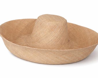 Raffia Curve Brim Hat Large Brim in Natural Madagascan