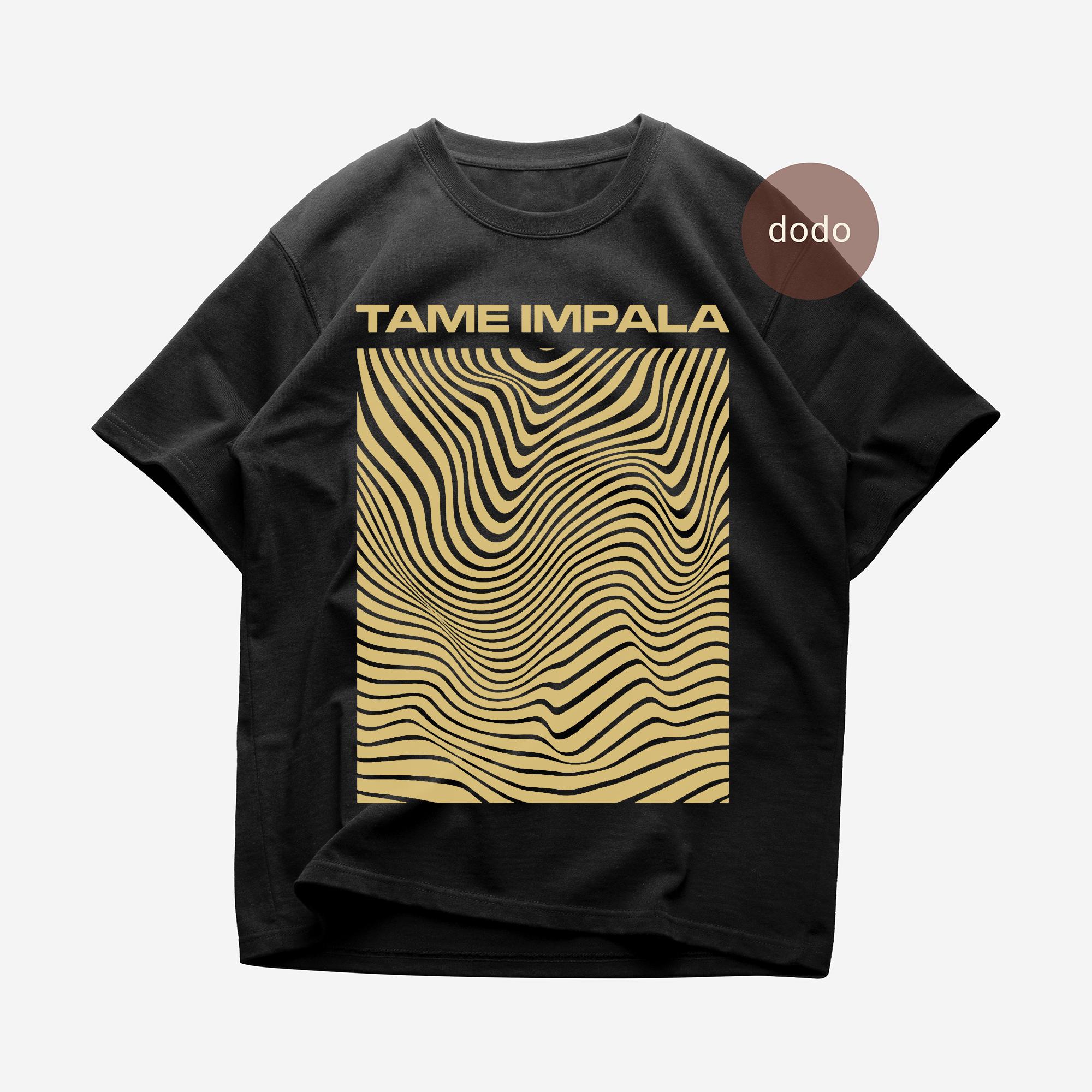 テームインパラ (Tame Impala) ビッグプリント バンドTシャツ【L