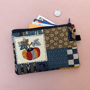 Boro Geldbörse, japanisches Patchwork, Handgemachter Beutel, ID-Karten Schlüssel, Ernte getrocknete Kakis, Chrysanthemensträuße Cottagecore