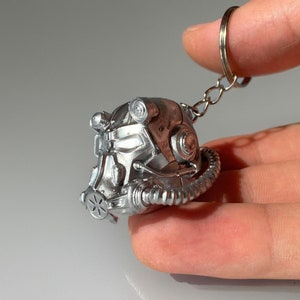 Fallout Inspired Keychain – T60 Power Armor Helmet Accessory