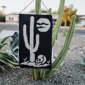 Desert skull tapestry crochet pattern / Wall hanging / cactus / southwest art / ghost art / Halloween crochet / Arizona home decor