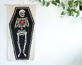 Coffin skeleton tapestry crochet pattern / Wall hanging / spooky art / instant download / ghost art / Halloween crochet / dark art