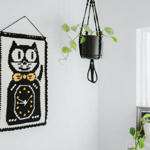 Vintage kitty cat clock tapestry crochet pattern / Wall hanging / instant download / weird art / home decor / functioning clock diy