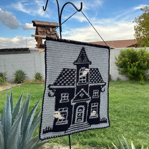 Haunted house tapestry crochet pattern / Wall art / instant download / weird art / home decor / Halloween diy / Halloween crochet pattern image 3