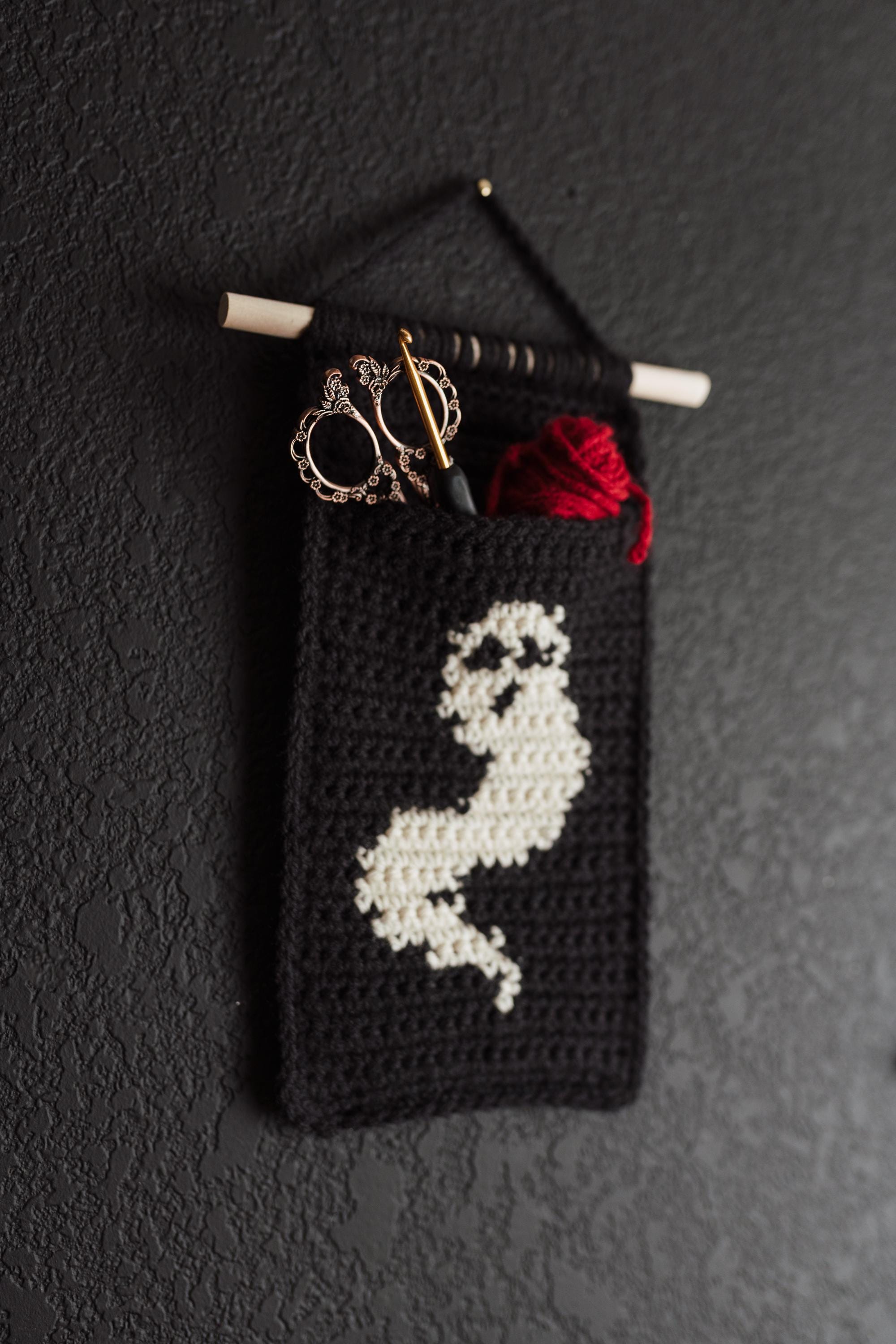 【ハンドメイド】スコットランド製 キルダルタウン・クロス 壁掛け彫刻 Lil Ghost Tapestry Crochet Pattern / Wall Hanging / Instant