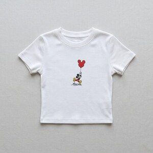 Camiseta bordada con la firma de Mickey Mouse de Disney, camiseta de bebé Disney para mujer, camiseta sin mangas para mujer, camiseta corta de Mickey Mouse, viaje a Disney World 2026 imagen 2