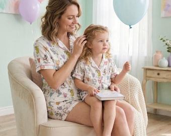 Feestelijke Mickey-ballonpyjama wit, Disney Family Reunion pyjama's 2026, bijpassende sets voor verjaardagsreis, runDisney Loungewear Mommy and Me