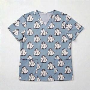 Uniforme médico azul agua con diseño de pingüino, ideal como regalo para la Semana de la Enfermería, Día de la Madre, ropa sanitaria, camisa de cuello en V. imagen 5