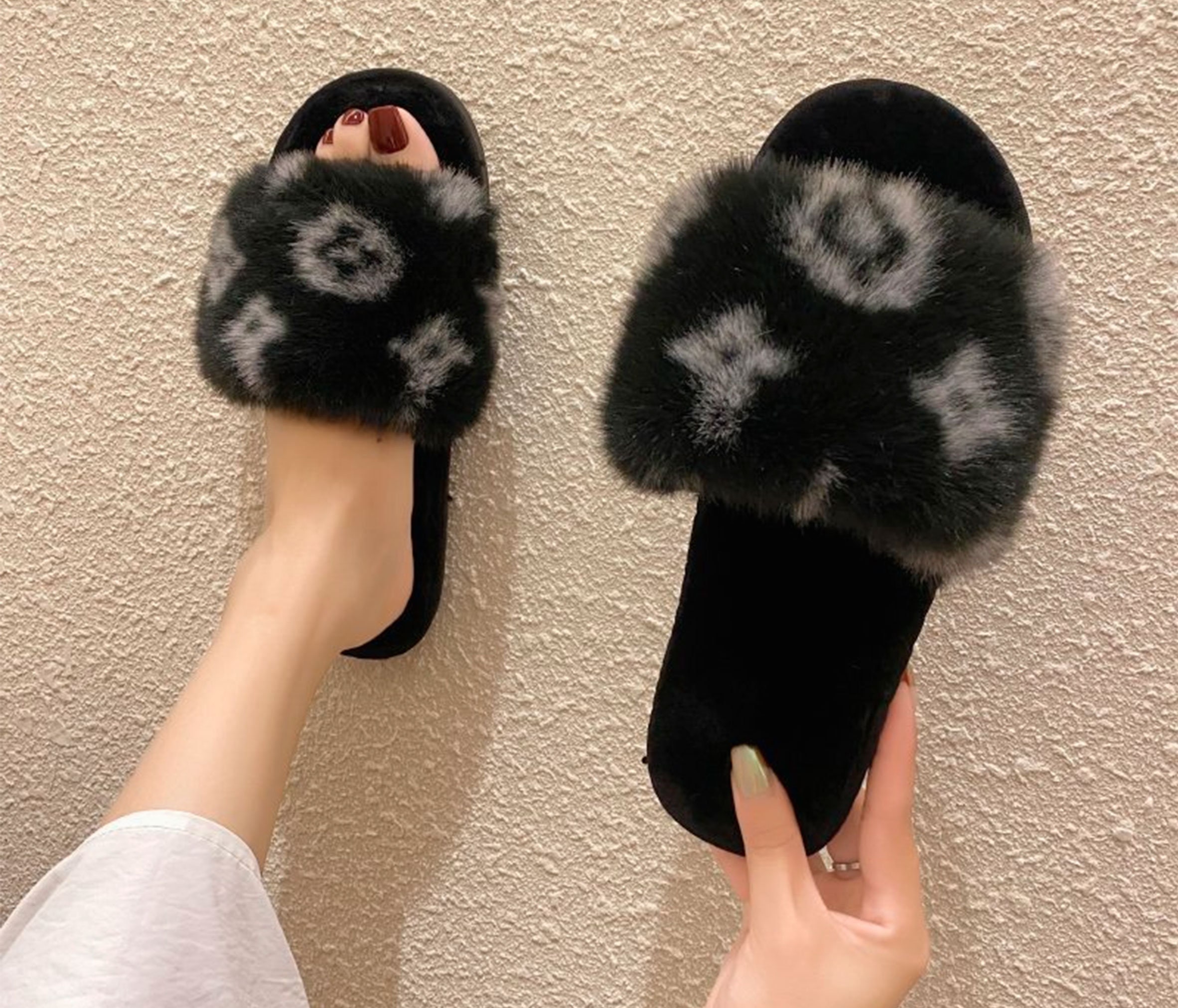 Louis Vuitton has a pair of fluffy slippers that cost $2,040 and we can't  understand why - Luxurylaunches