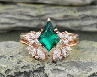 Kite Cut Lab Emerald engagement ring set Vintage Rose gold Moissanite Bridal Ring Set Marquise Open Curved wedding band anniversary Ring