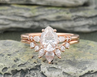 Vintage Pear Cut Moissanite Engagement Ring Set Unique Rose Gold Bridal Ring Set Pear Moissanite Diamond Curved Wedding ring Promise Ring