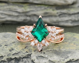 Kite Cut Lab Emerald engagement ring set Vintage Rose gold diamond Bridal Ring Set Pear Curved wedding band Bridal set anniversary gift