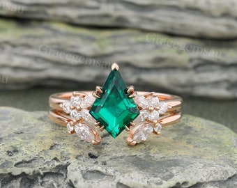 Kite Cut Emerald engagement ring set Vintage Rose gold Bridal Ring Set Marquise cut Diamond Open wedding band promise ring Anniversary Gift