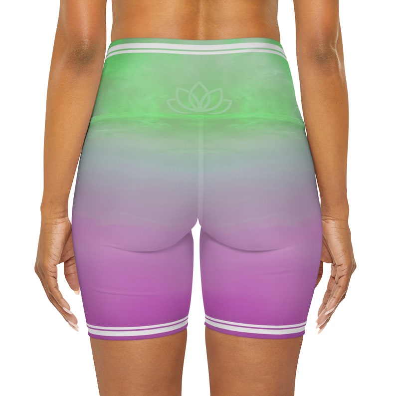 Yoga Shorts mit hoher Taille AOP Bild 4