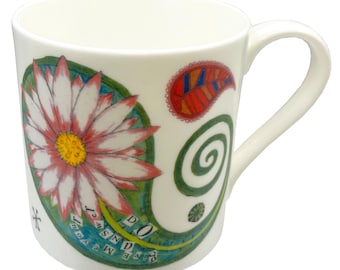 Taza de porcelana fina Paisley: Daisy Daisy - Arte decorado a mano por Rachel Smith