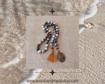 Rosenkranz mit 45 Perlen zum Rezitieren der heiligen Codes Agesta und Mala, Meditationszubehör mit Rocaillesperlen namens „Tränen des Hiobs“.