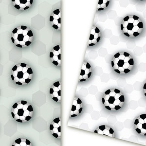 Peut inclure: Deux motifs sans couture représentant des ballons de football noirs et blancs sur un fond gris clair et blanc. Les motifs sont disposés en disposition verticale et diagonale.