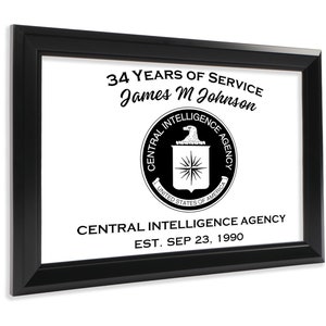 Spersonalizowane prezenty CIA, spersonalizowane prezenty emerytalne Central Intelligence Agency, prezenty rocznicowe dla męża CIA, oprawione szkło z nazwą CIA