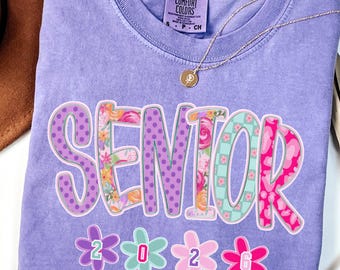 Comfort Colors® Senior 2026 Shirt, Retro Class Of 2026 Tee, Floral Graduation Gift Sweatshirt, Cute Senior Shirt For Girls, School Spirit