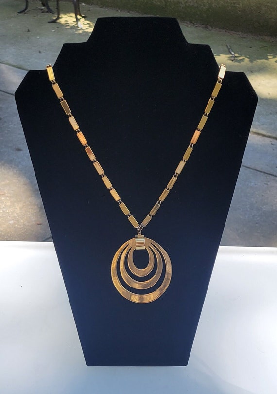 Monet Box Necklace with Oval Pendant